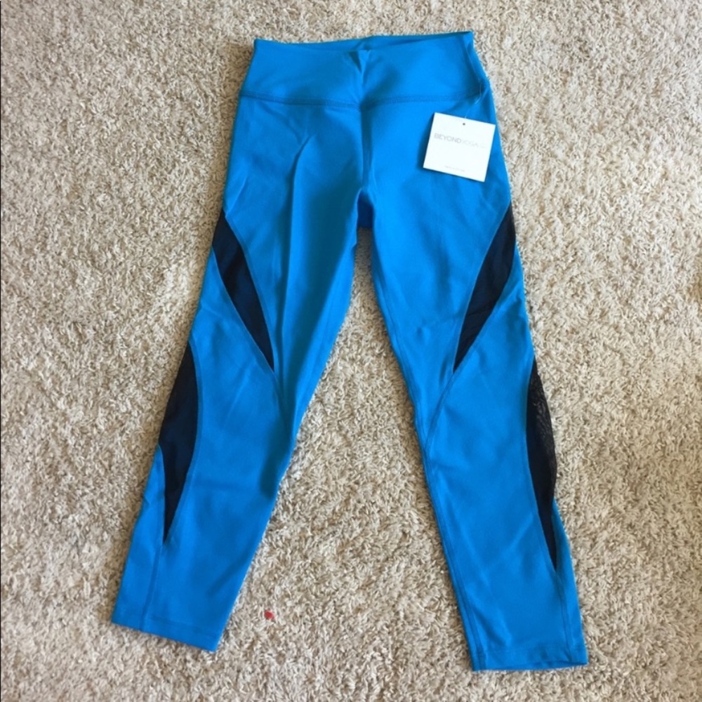 Beyond Yoga teal & black mesh leggings! Like new!